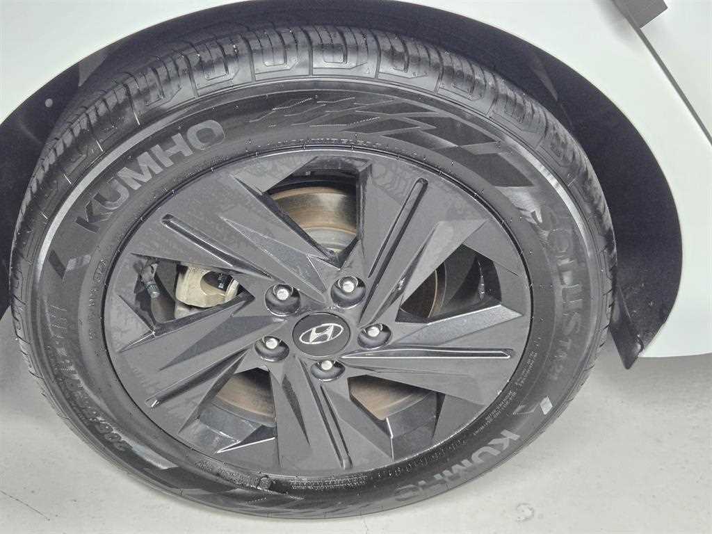 HYUNDAI Avante - Vista 6