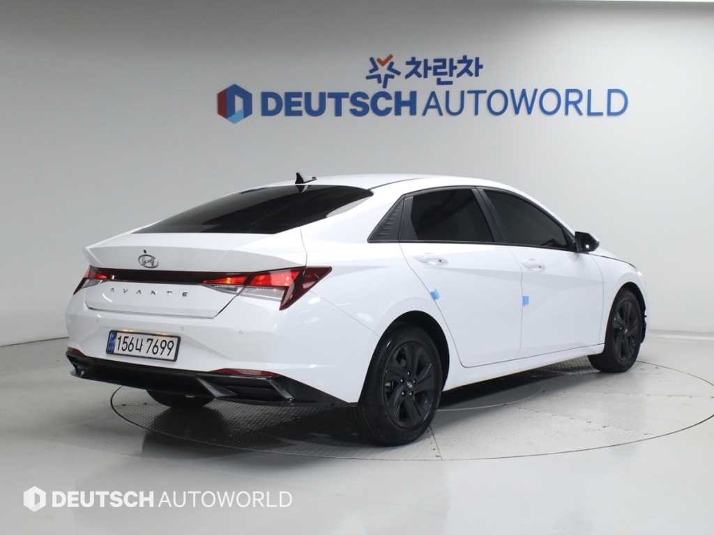 HYUNDAI Avante - Vista 5