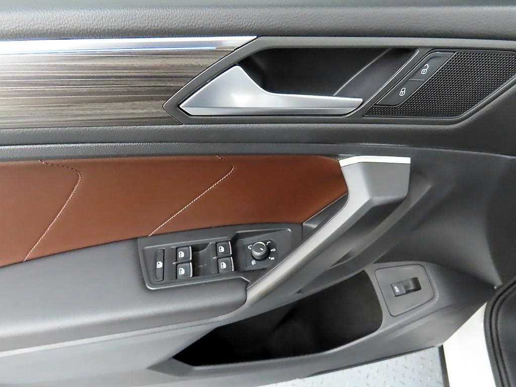 Volkswagen Tiguan - Vista 11
