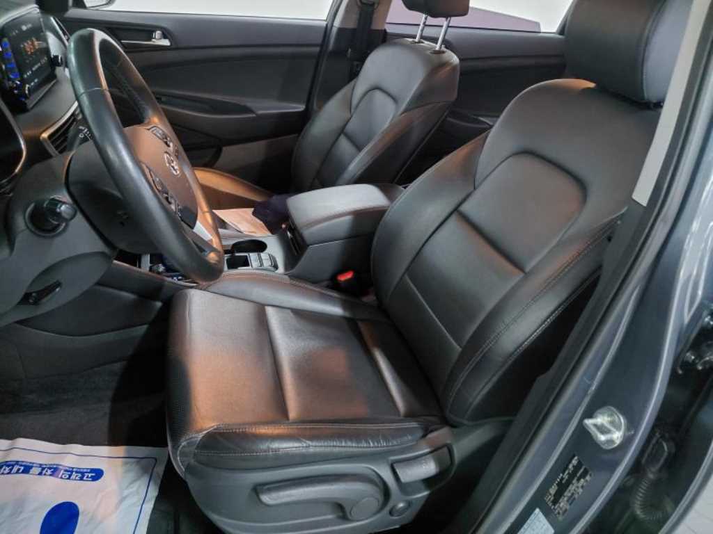 HYUNDAI Tucson - Vista 7