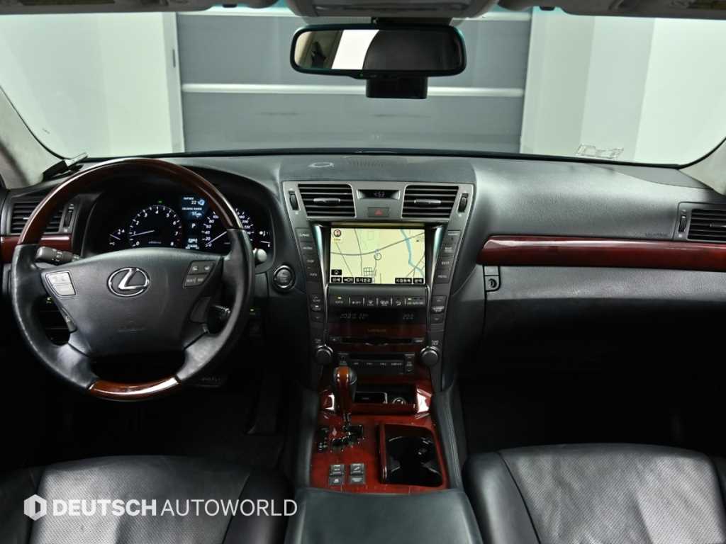 Lexus LS - Vista 7