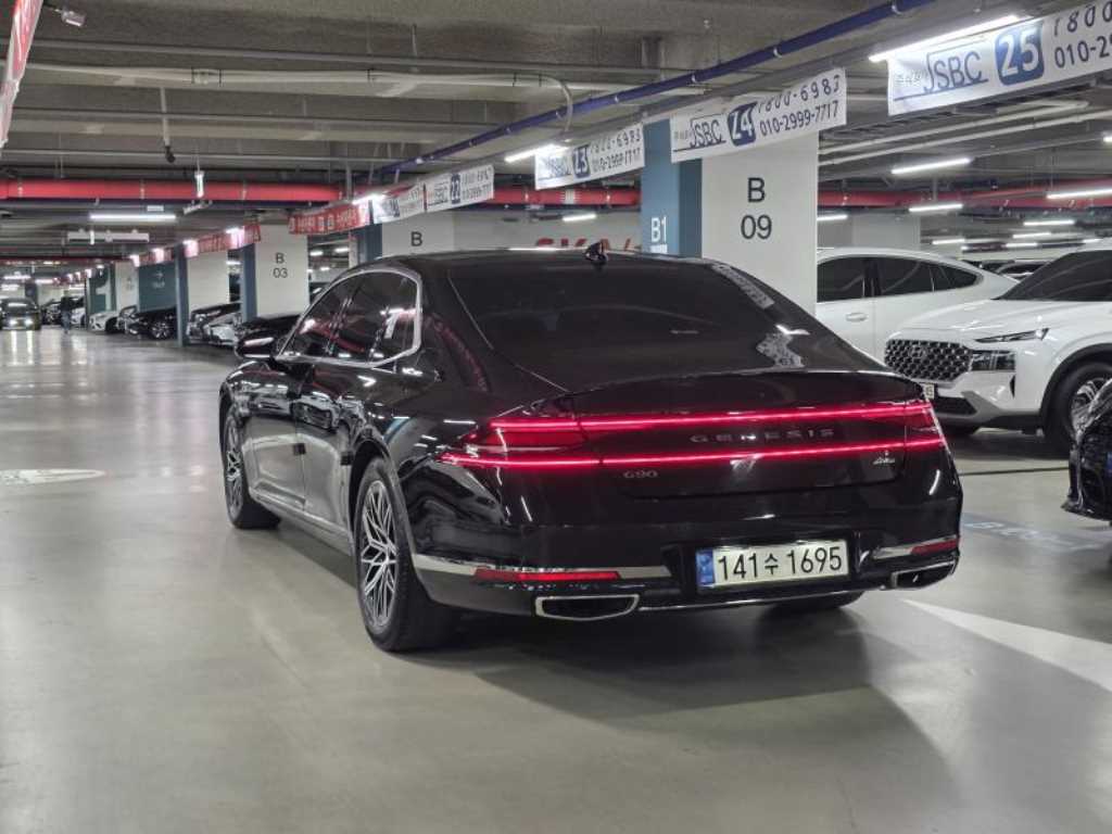 Genesis G90 - Vista 3