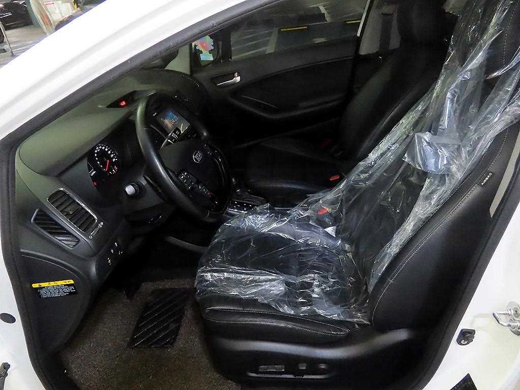 KIA K3 - Vista 6