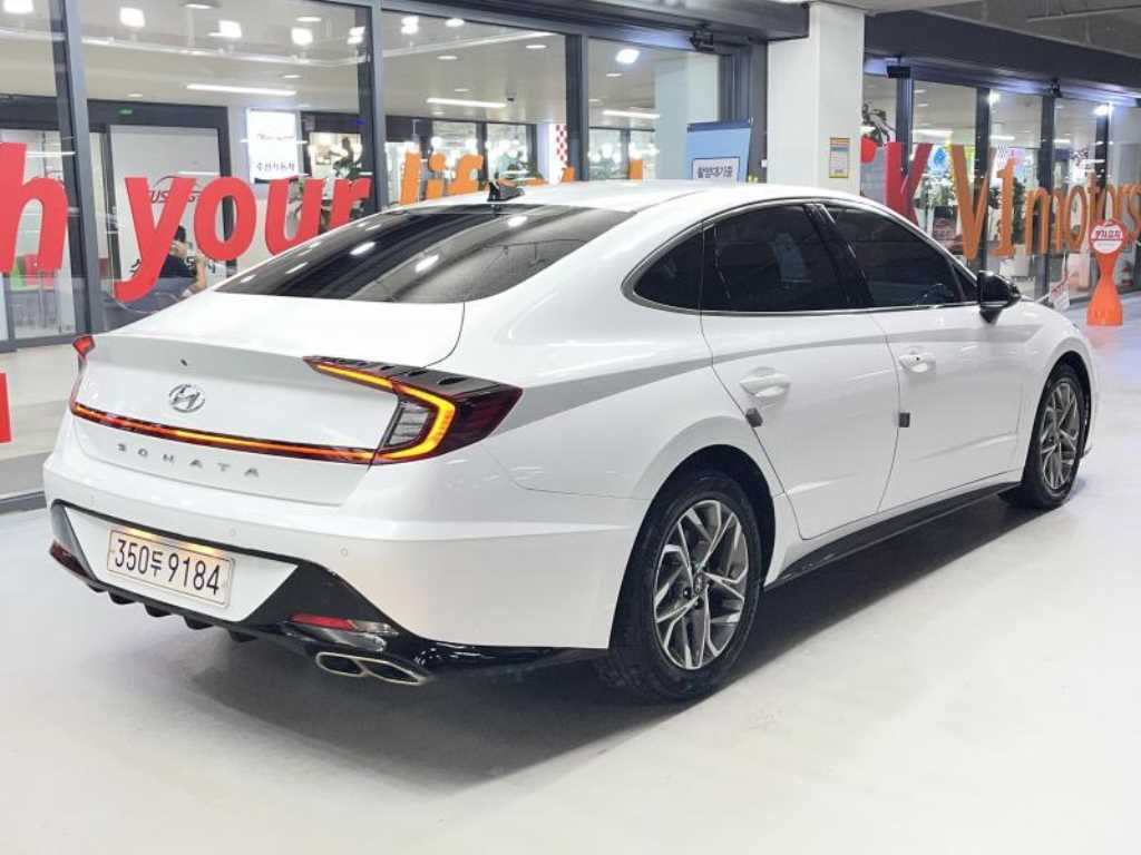 HYUNDAI Sonata - Vista 4