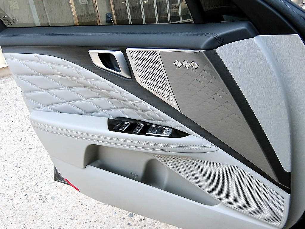 KIA K8 - Vista 11
