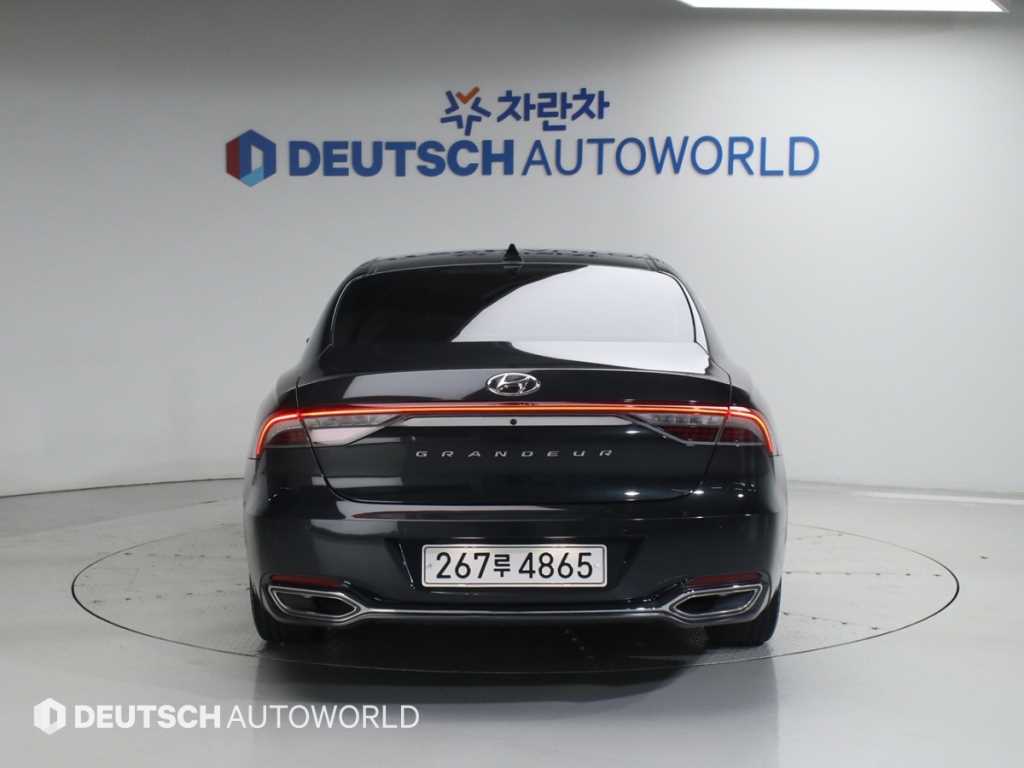 HYUNDAI Grandeur - Vista 5