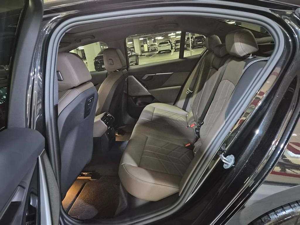 BMW 5 Series - Vista 7