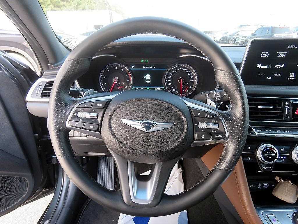 Genesis G70 - Vista 9