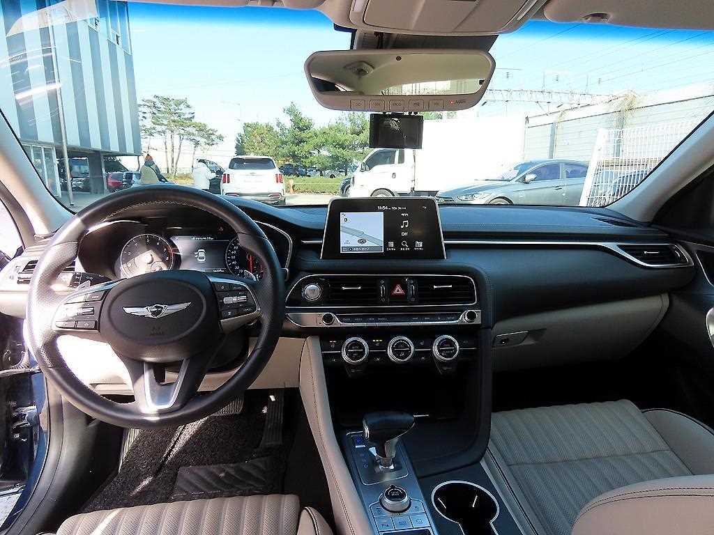 Genesis G70 - Vista 7