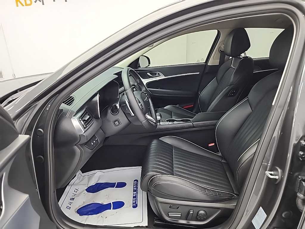 Genesis G70 - Vista 11