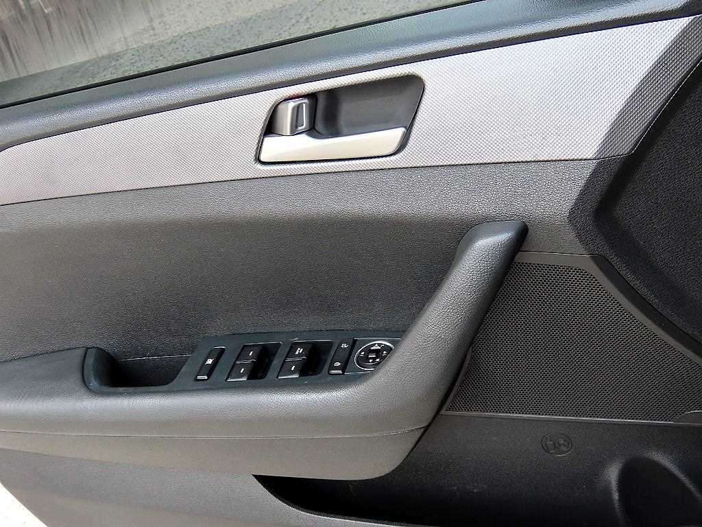 HYUNDAI Sonata - Vista 11