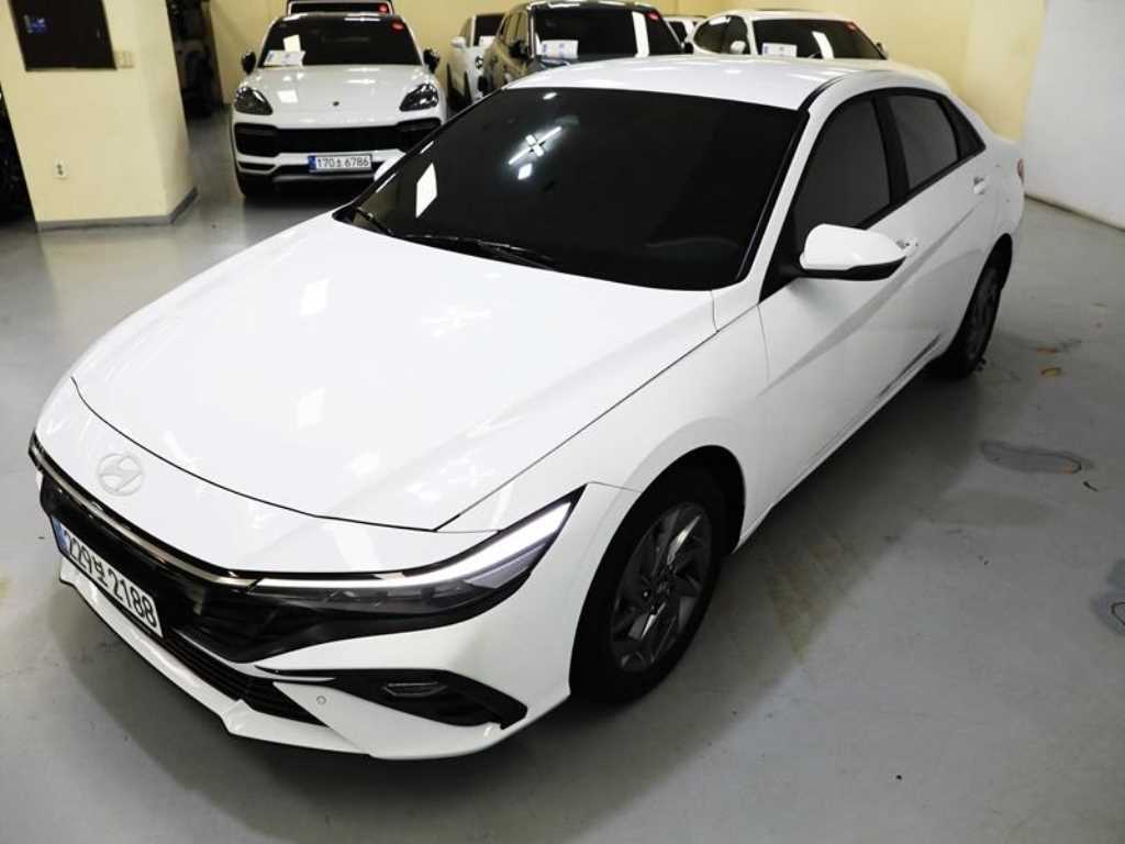 HYUNDAI Avante - Vista 3