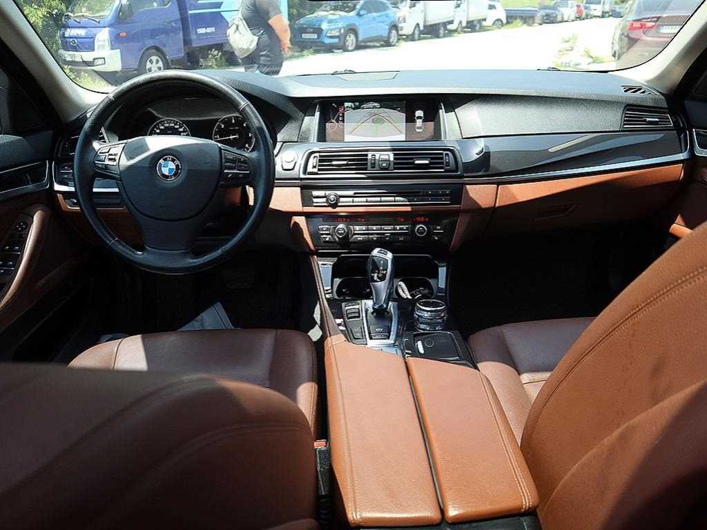 BMW 5 Series - Vista 5