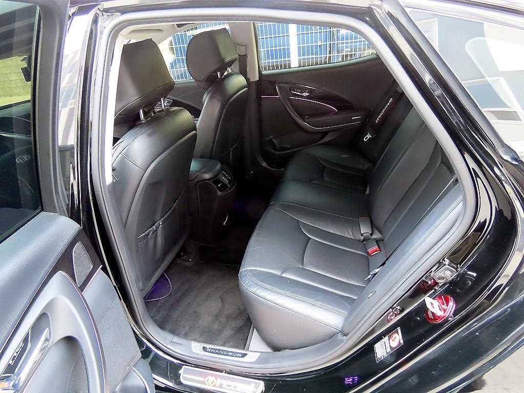 HYUNDAI Grandeur - Vista 6
