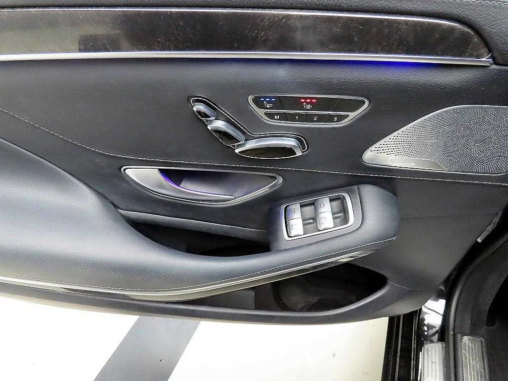 Mercedes Benz S Class - Vista 12