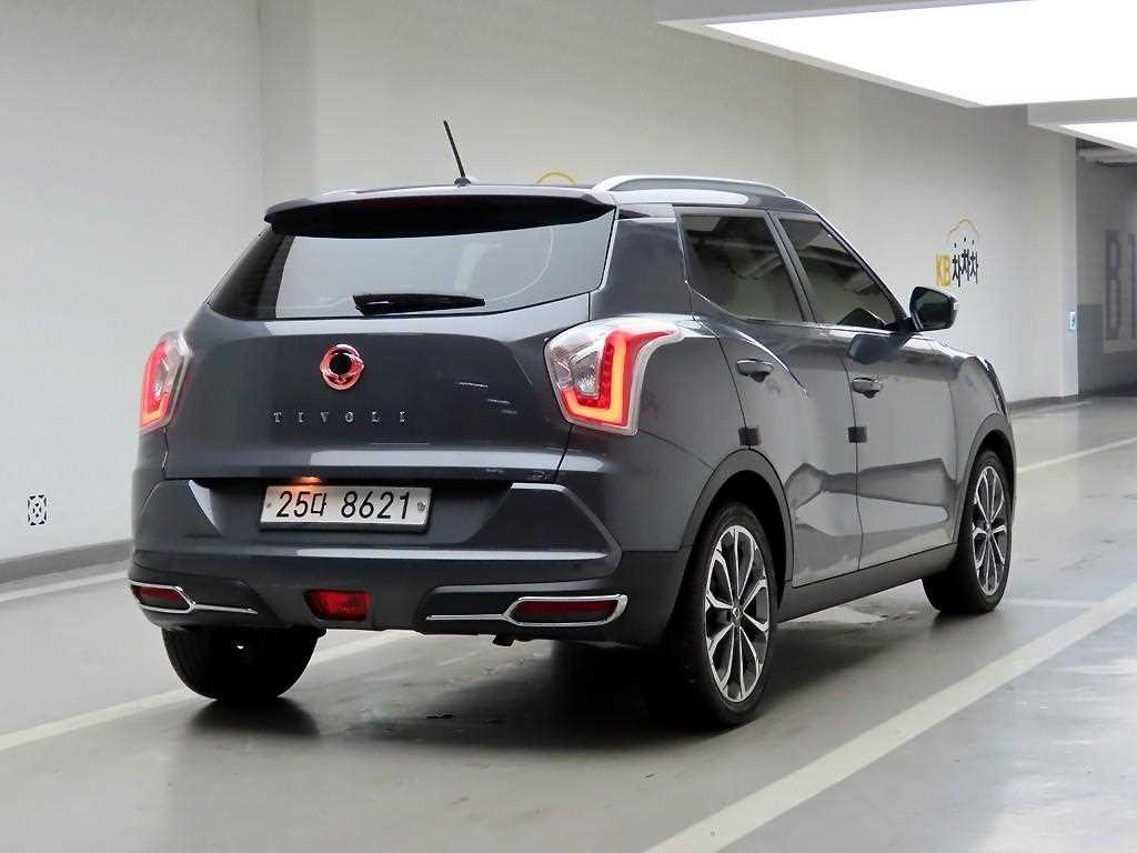 Ssangyong Tivoli - Vista 4