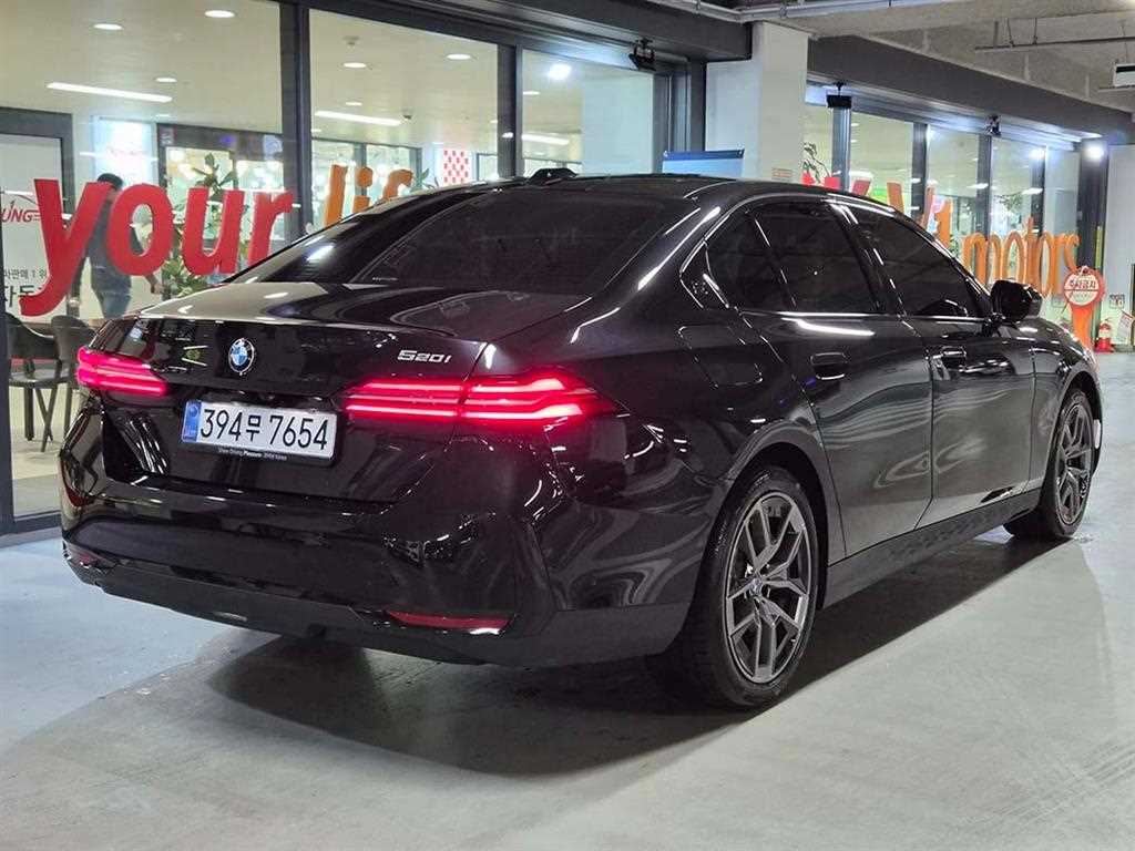 BMW 5 Series - Vista 4