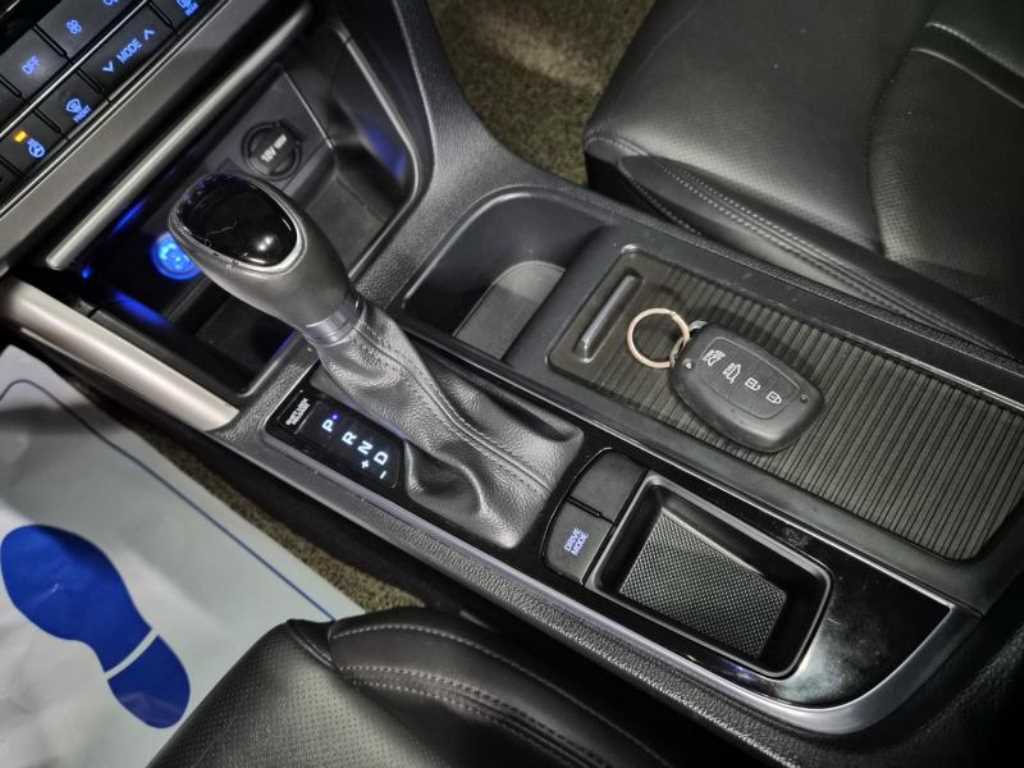 HYUNDAI Sonata - Vista 11