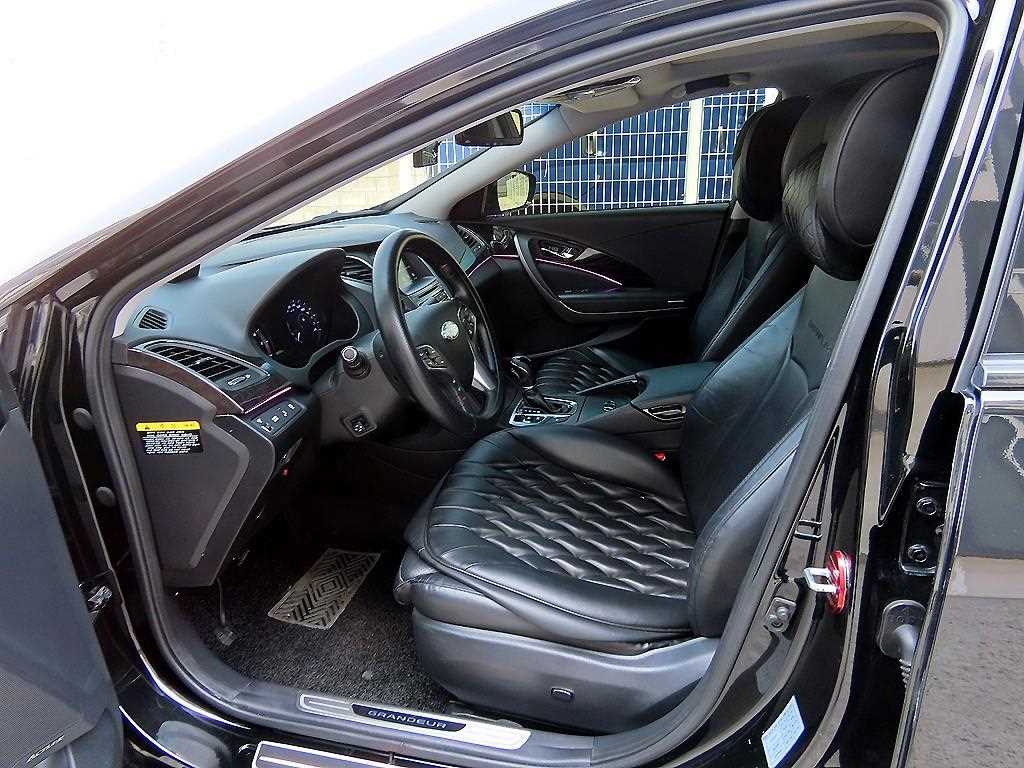 HYUNDAI Grandeur - Vista 5