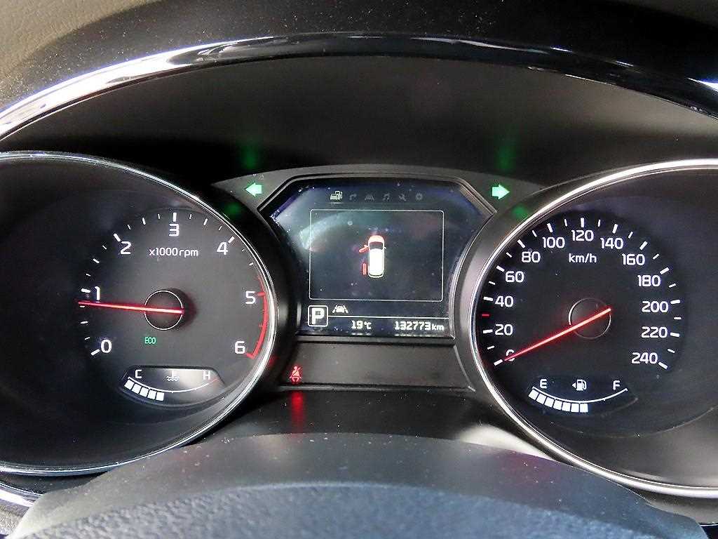 KIA Carnival - Vista 10