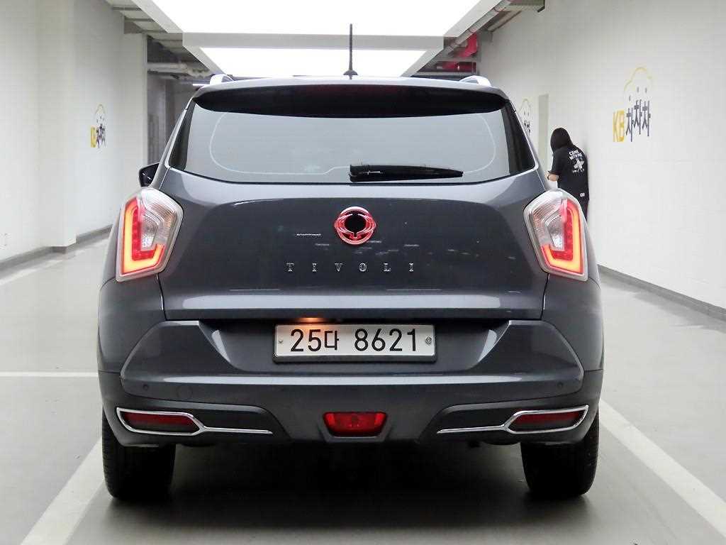 Ssangyong Tivoli - Vista 3