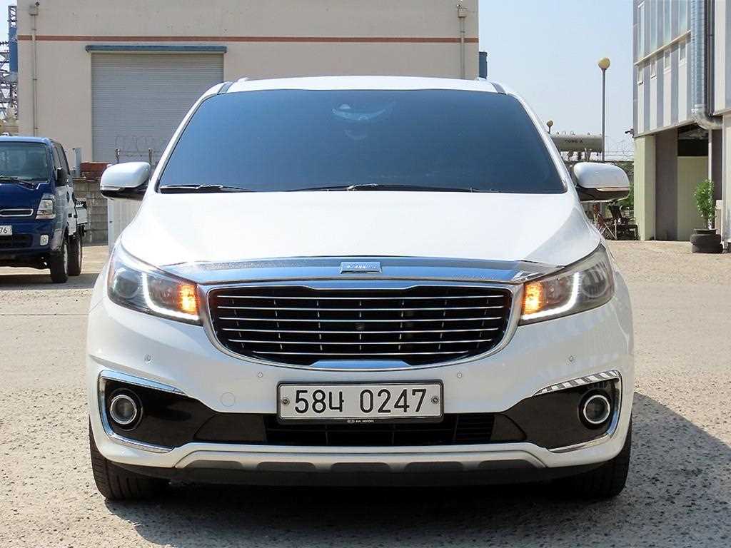 KIA Carnival 2017 Blanco - Importación desde Corea - HF Imports Iquique - Foto 1