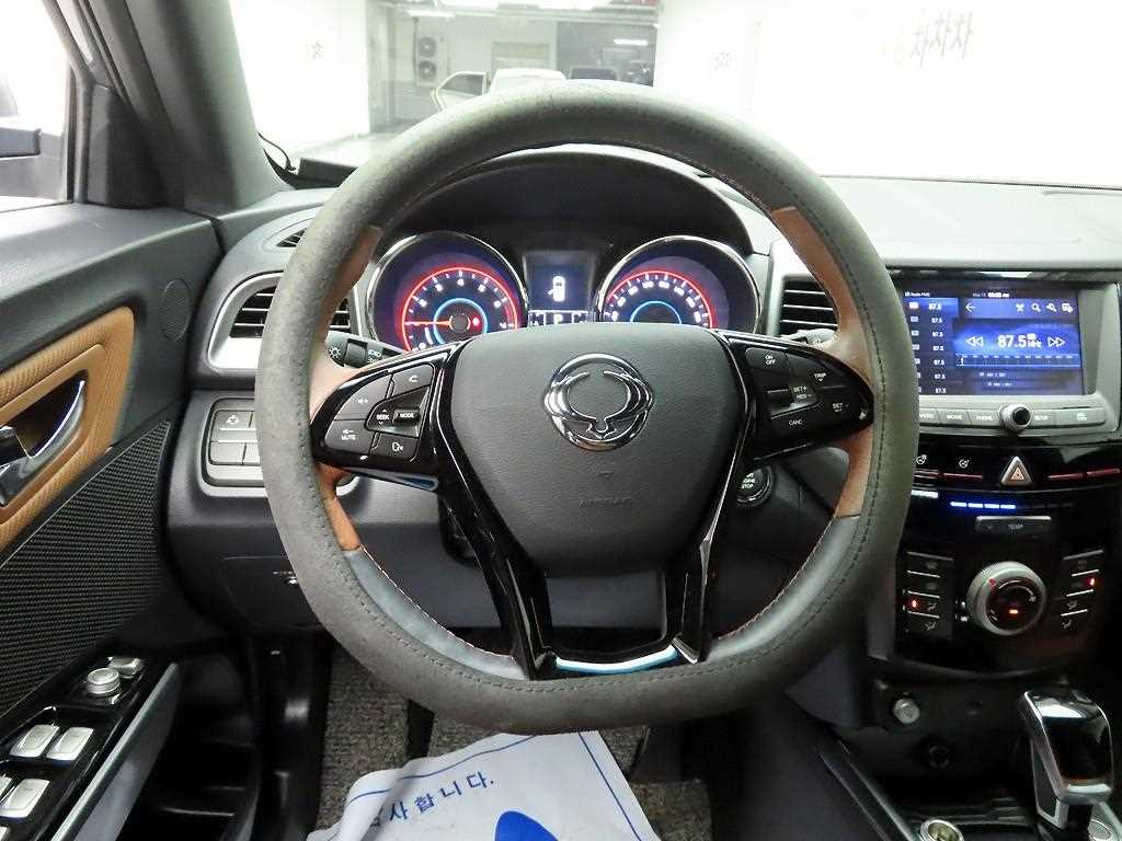 Ssangyong Tivoli - Vista 8
