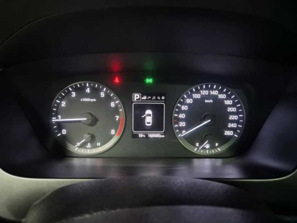 HYUNDAI Sonata - Vista 6