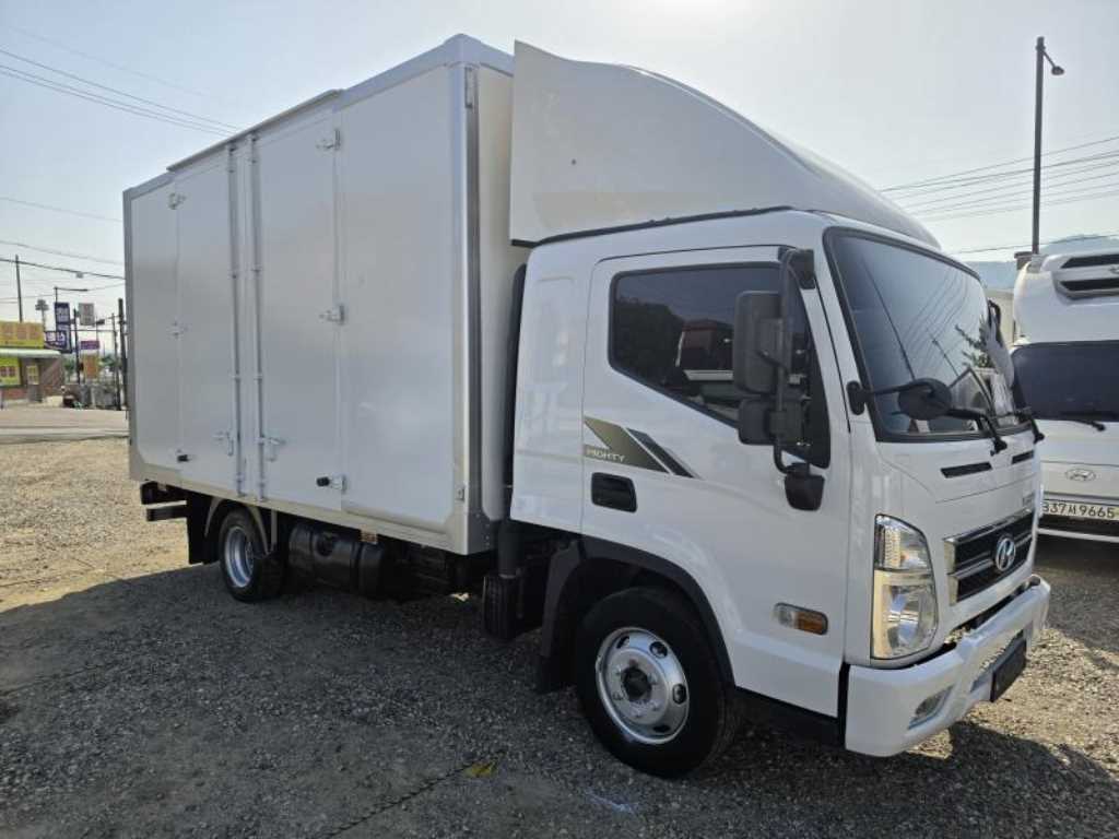 medium and large cargo truck - Vista 6
