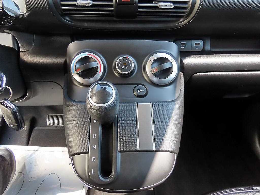 HYUNDAI Casper - Vista 10