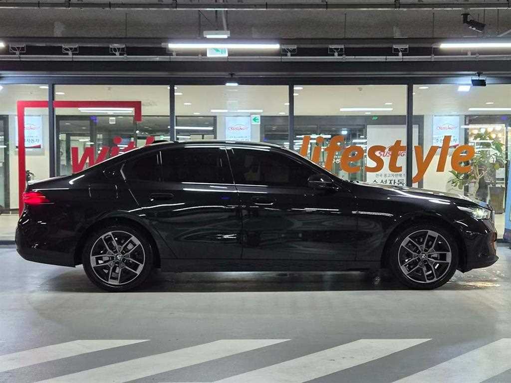 BMW 5 Series - Vista 3
