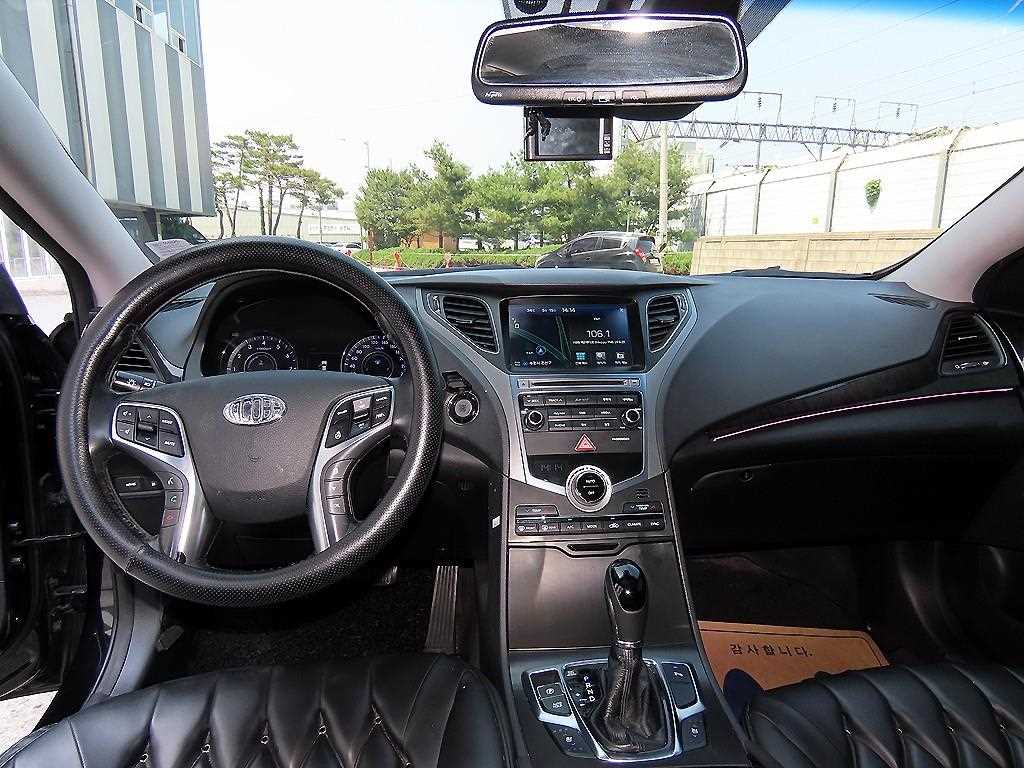 HYUNDAI Grandeur - Vista 7