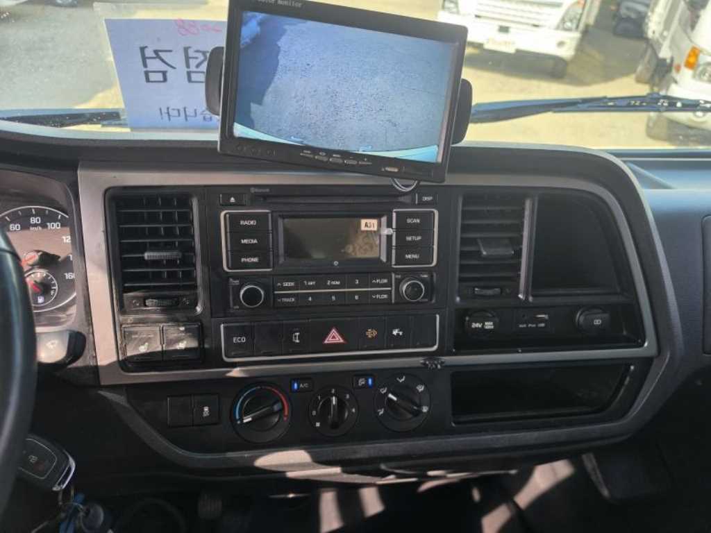 medium and large cargo truck 2021 Blanco - Importación desde Corea - HF Imports Iquique - Foto 17