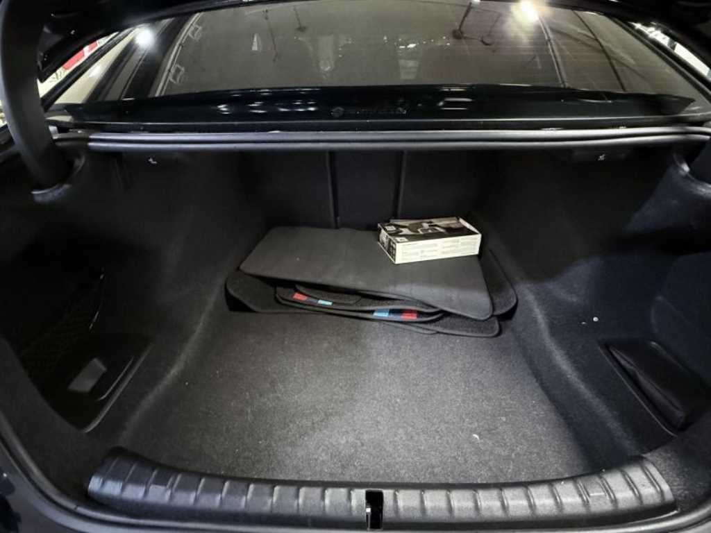 BMW 5 Series - Vista 5