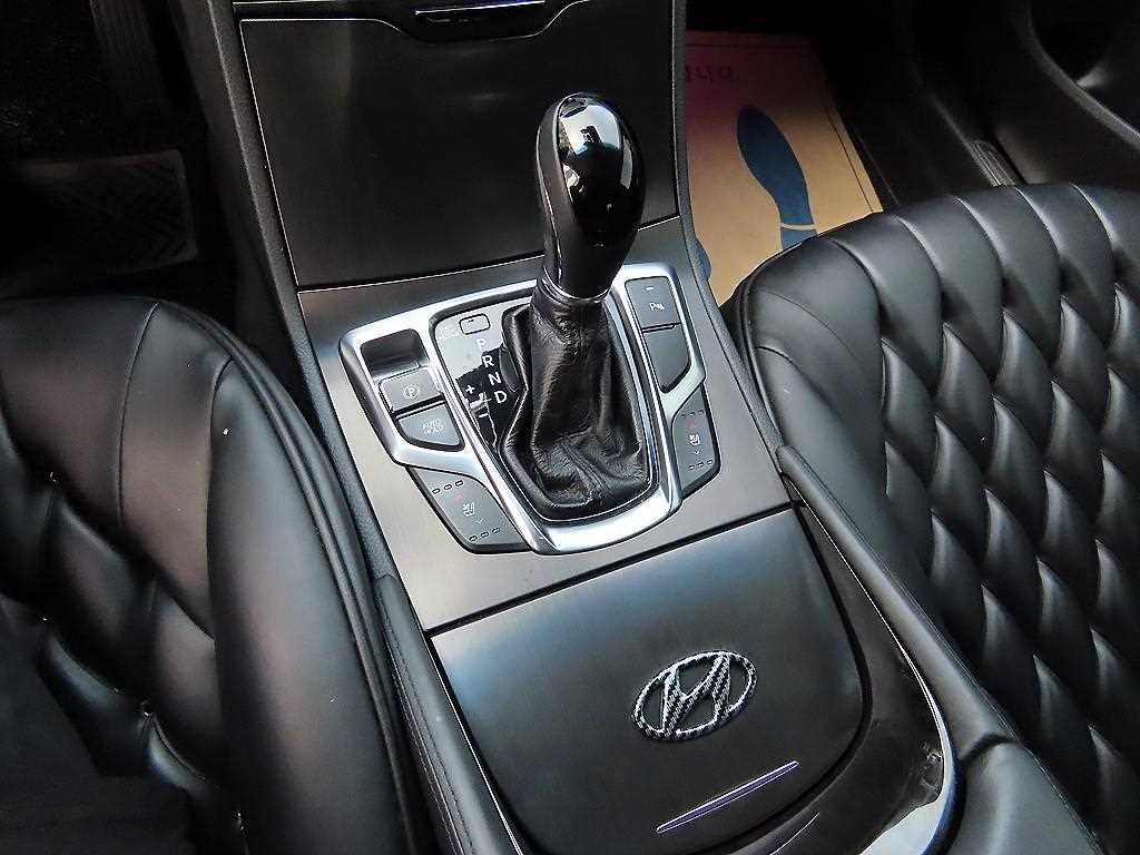 HYUNDAI Grandeur - Vista 11