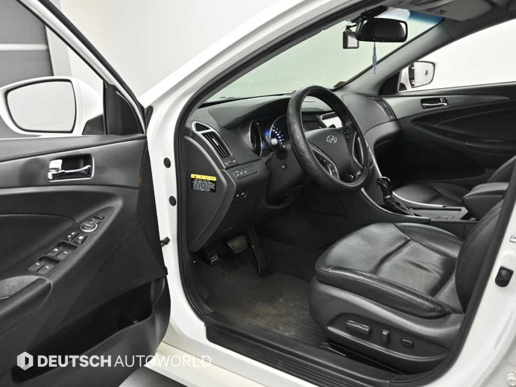 HYUNDAI Sonata - Vista 11
