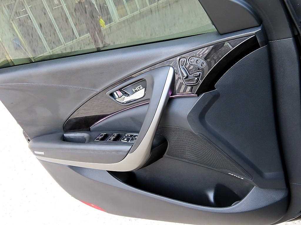 HYUNDAI Grandeur - Vista 12