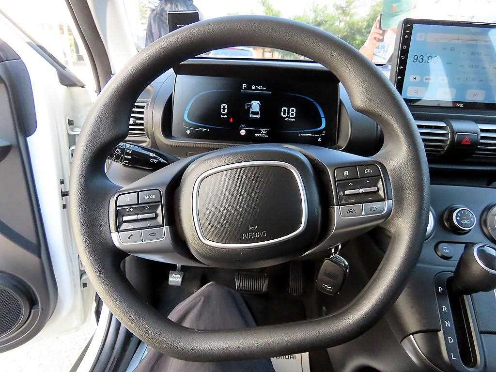 HYUNDAI Casper - Vista 8