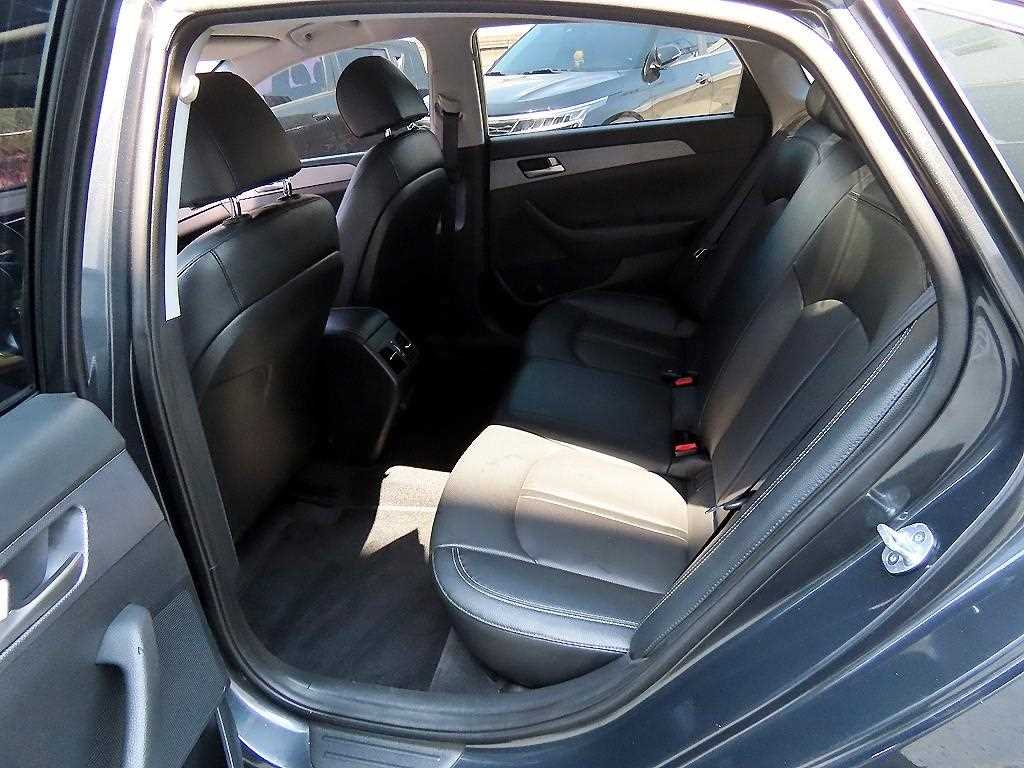 HYUNDAI Sonata - Vista 6