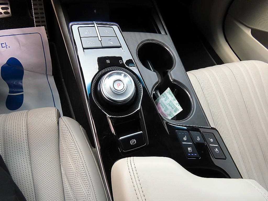 KIA K8 - Vista 10