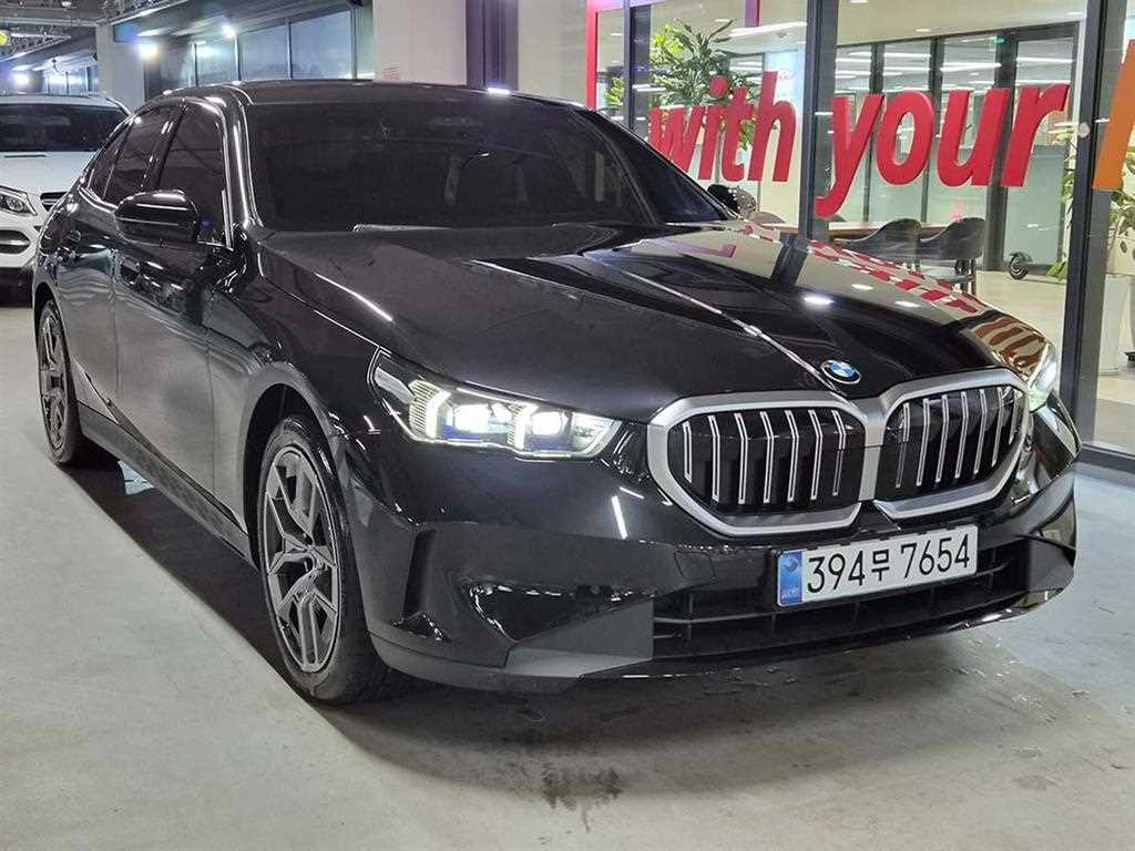 BMW 5 Series 2025 Negro - Importación desde Corea - HF Imports Iquique - Foto 1