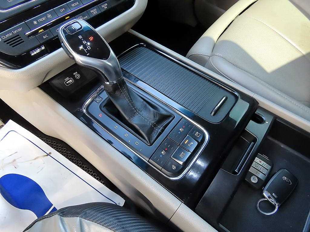 KIA Carnival - Vista 11