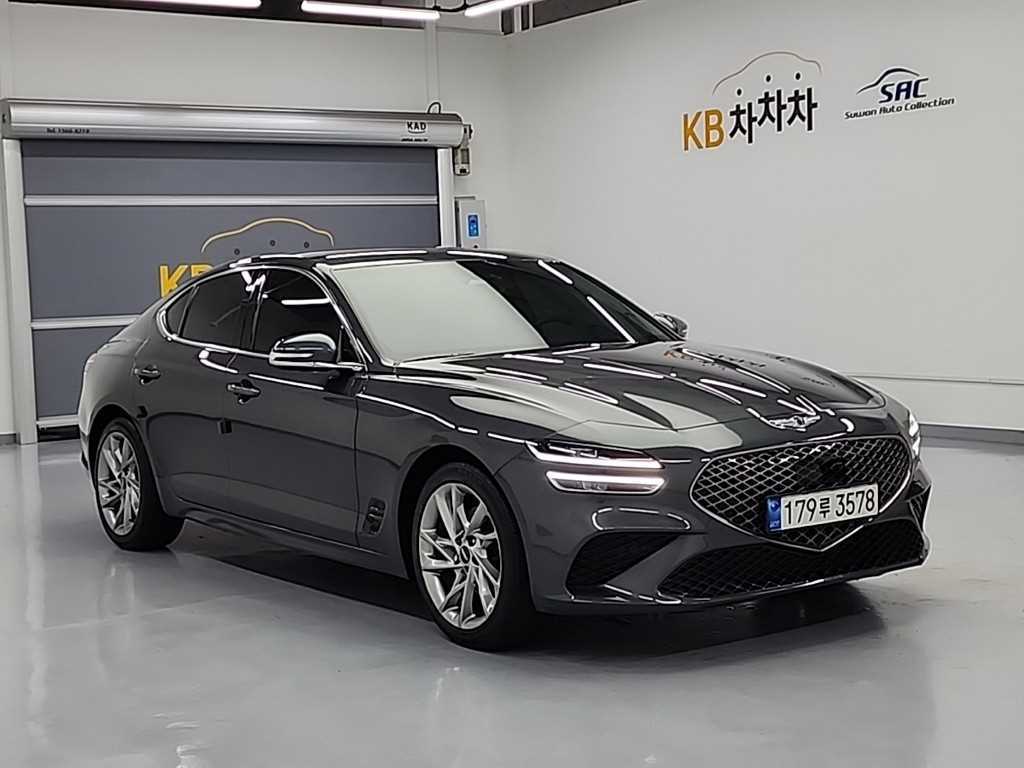 Genesis G70 - Vista 4