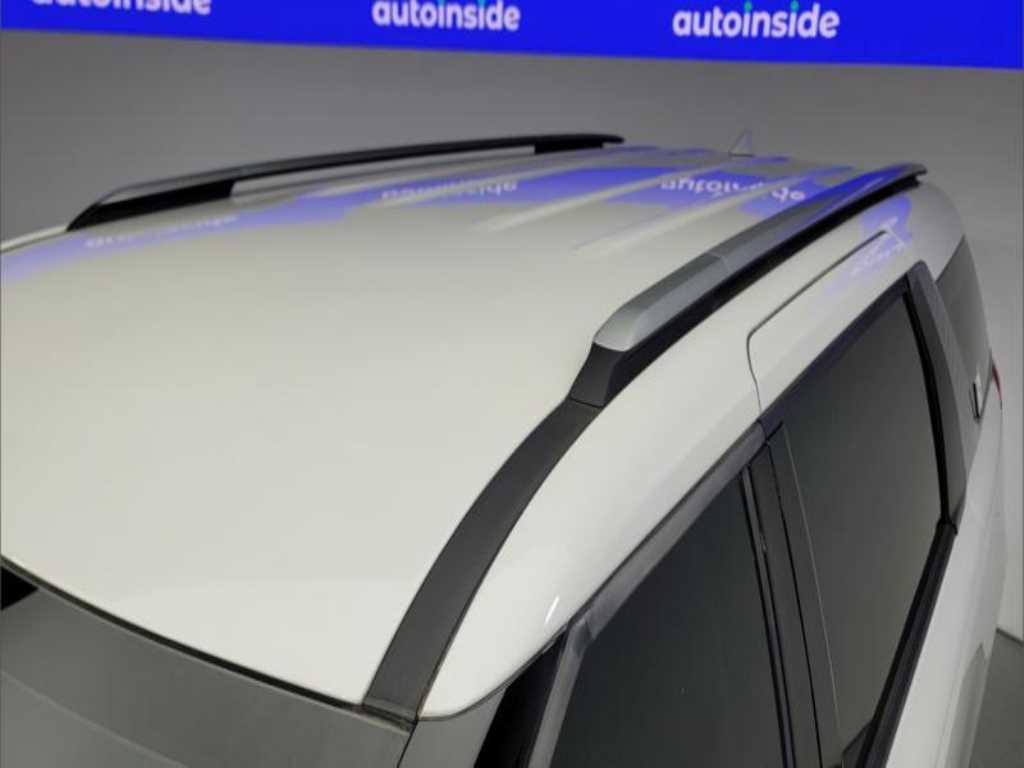 KIA Carnival - Vista 12