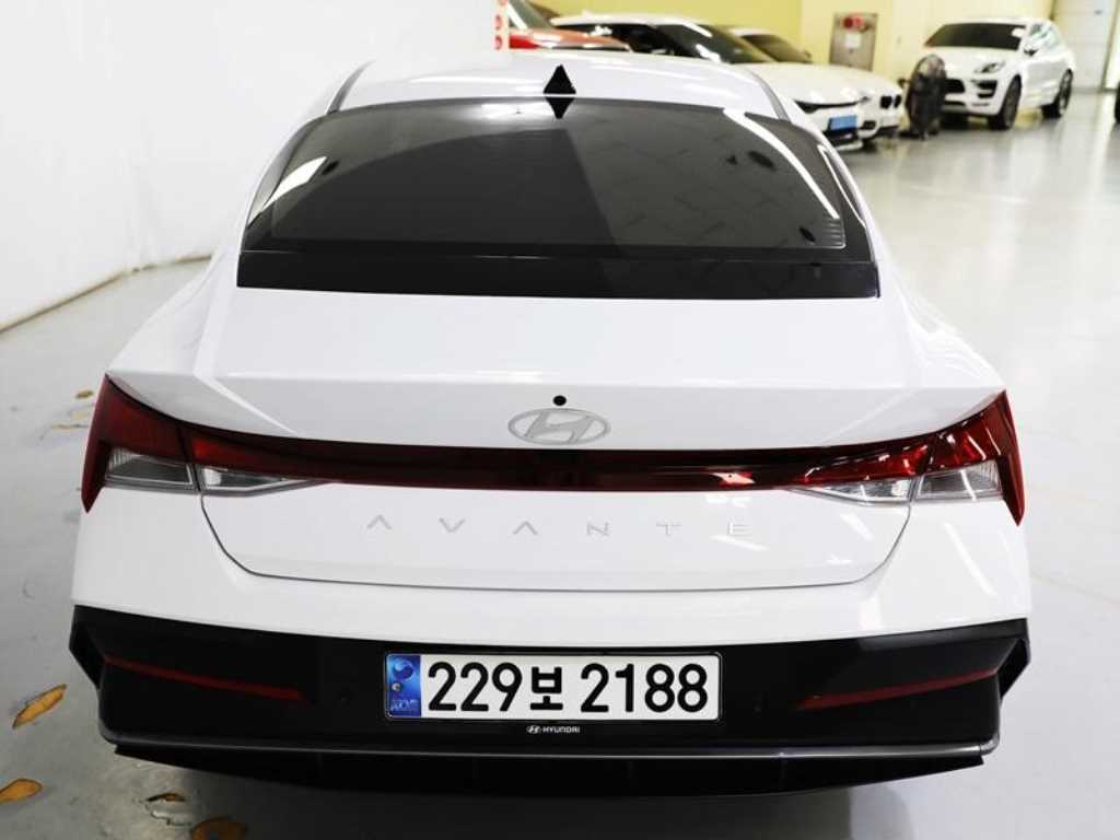 HYUNDAI Avante - Vista 6