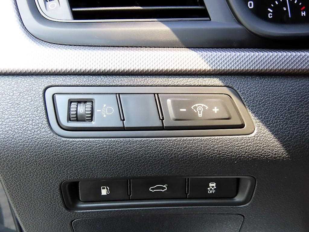 HYUNDAI Sonata - Vista 12