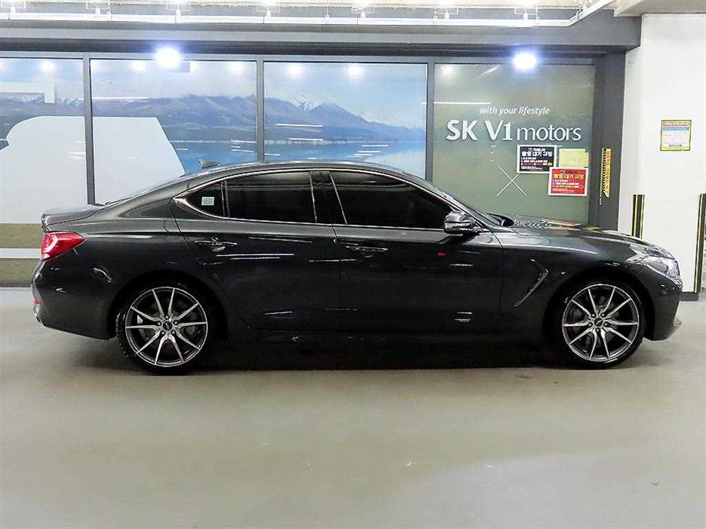 Genesis G70 - Vista 3