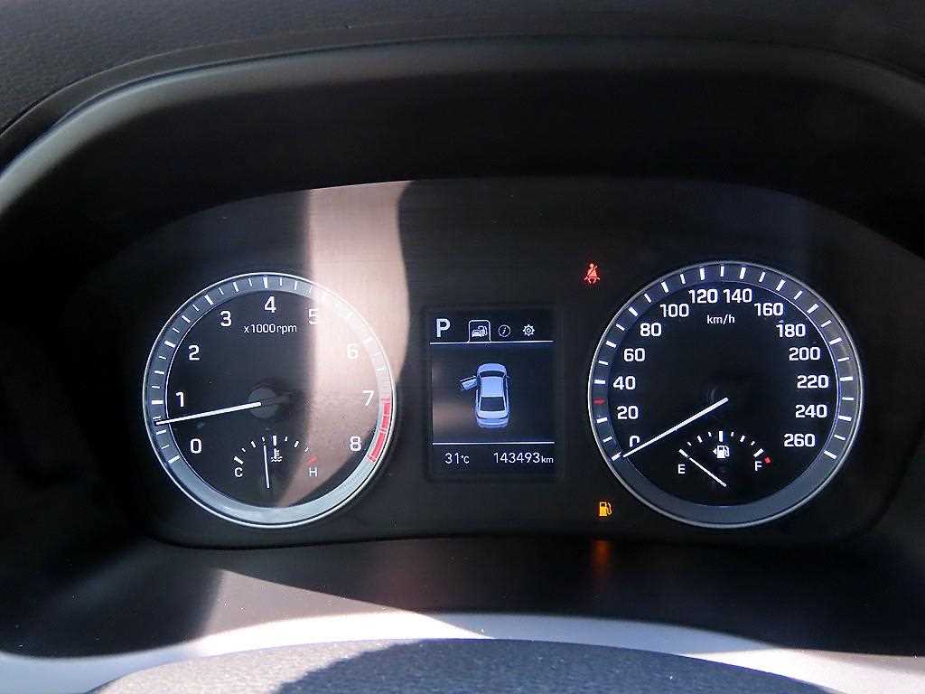 HYUNDAI Sonata - Vista 9