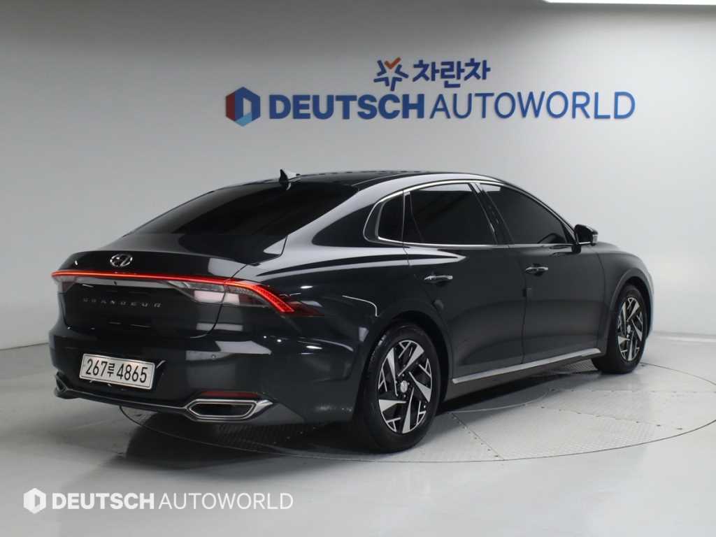 HYUNDAI Grandeur - Vista 4