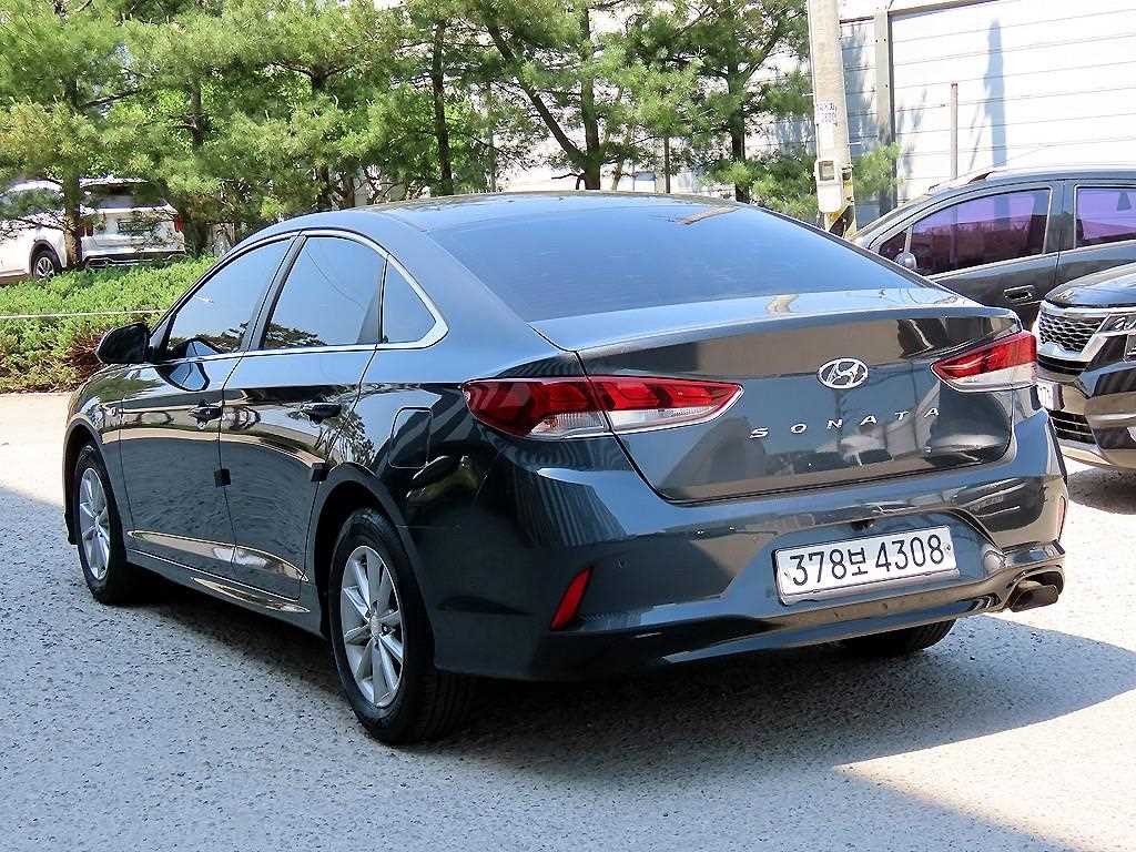 HYUNDAI Sonata - Vista 3